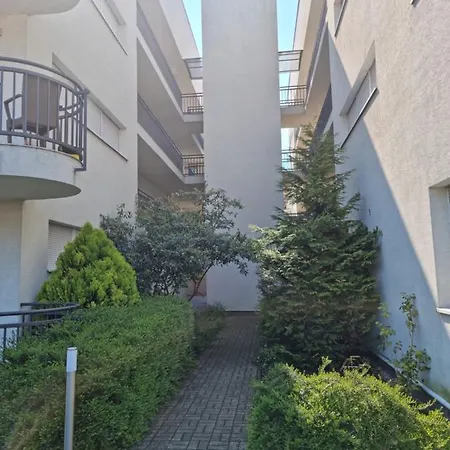 Betti Apartment *